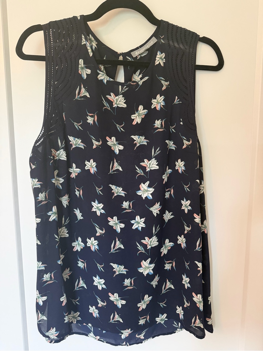Daniel Rainn Navy Floral Sleeveless Chemise-Style Top